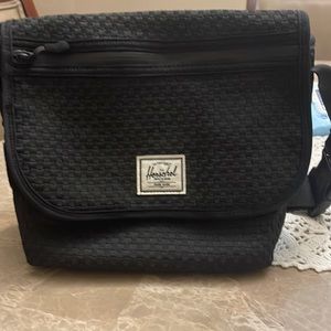 Herschel Crossbody Black